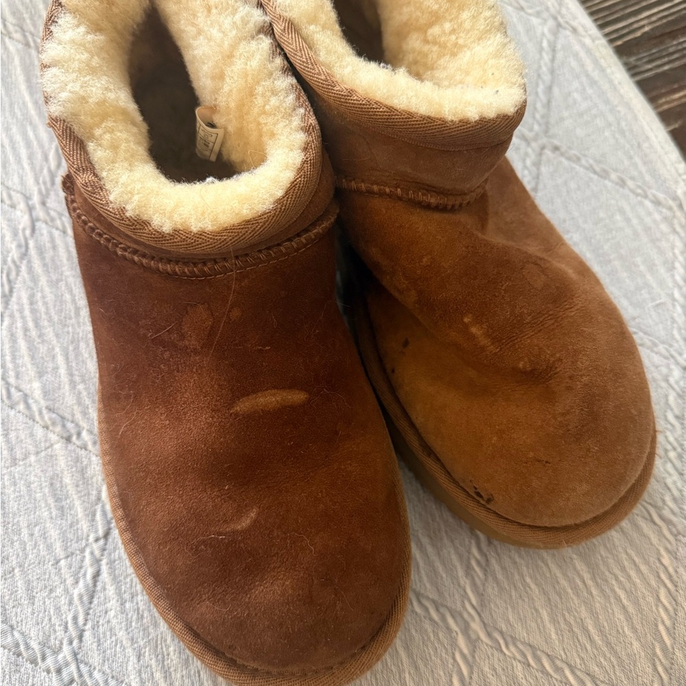 UGG Tan Shearling Boots - Picture 6 of 8